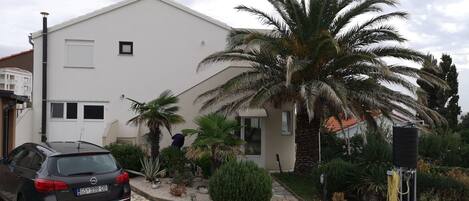 Enceinte de lâhĂ©bergement