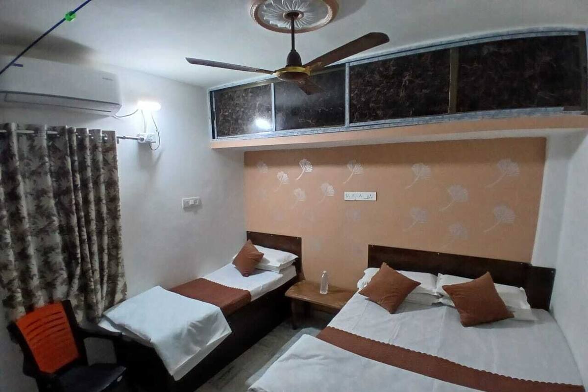 Triple Room | Rollaway beds, free WiFi, bed sheets