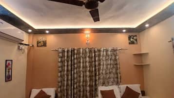 Chambre Triple | Lits pliants/supplémentaires, Wi-Fi gratuit, draps fournis