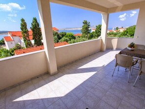 Outdoor dining - Unterkunft für Familien by Interhome (Pag/Novalja)