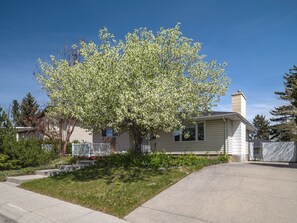 Property grounds - H Home 5BR2BTH in der Nähe von YYC Deerfoot Mall DT by Interhome (Calgary)