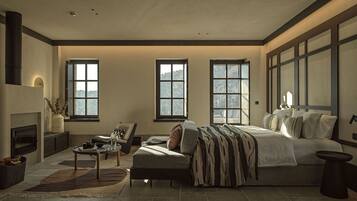 4 bedrooms, desk, soundproofing