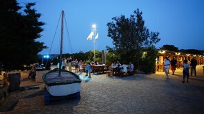 Outdoor dining - TCI La Maddalena (La Maddalena)