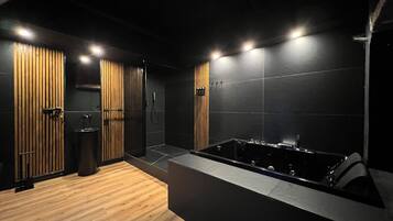 Luxury-Dreibettzimmer | Badezimmer