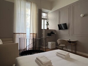 Habitación triple de lujo | Tabla de planchar con plancha 