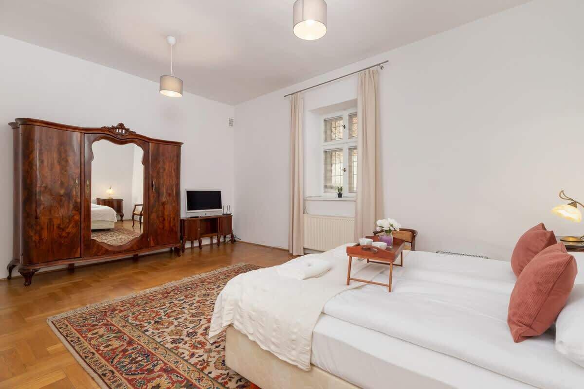 1 bedroom, iron/ironing board, travel cot, WiFi