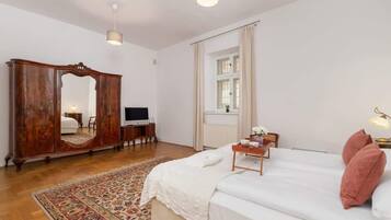 1 bedroom, iron/ironing board, travel cot, WiFi