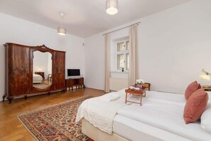 1 bedroom, iron/ironing board, travel cot, WiFi