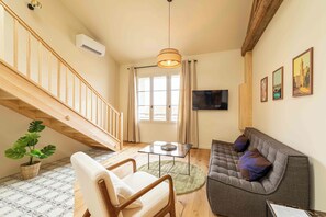 Apartment, 2 Bedrooms, Non Smoking | Iron/ironing board, free WiFi - OUSTAU DE MARIE (St.-Remy-de-Provence)