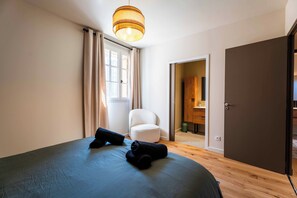 Superior Apartment, 2 Bedrooms, Non Smoking, Balcony | Iron/ironing board, free WiFi - OUSTAU DE MARIE (St.-Remy-de-Provence)