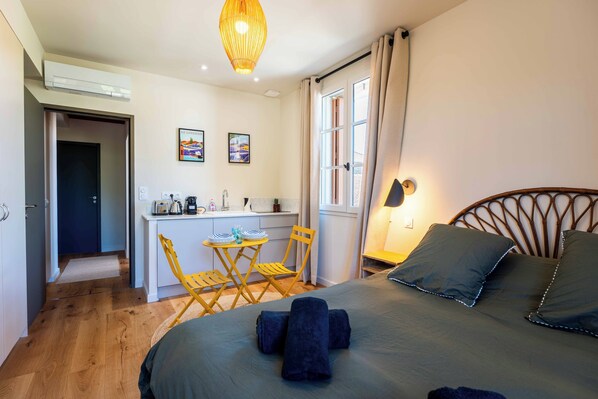 Apartament, 1 llit de matrimoni, no fumadors, aire condicionat | Planxa i posts de planxar i wifi gratuïta