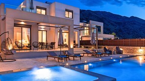 A heated pool - Ferienvilla "Minaos Maxima" mit privatem Pool by Interhome (Georgioupoli)