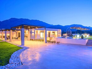 Exterior - Haus in Georgioupoli mit Außenpool und atemberaubender Aussicht by Interhome (Georgioupoli)