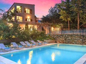 A heated pool - für 12 Personen in Kastellos, Kreta (West-Kreta) by Interhome (Georgioupoli)