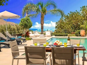 Outdoor dining - für 17 Personen in Chania, Kreta (West-Kreta) by Interhome (Georgioupoli)
