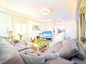 TV, DVD player - für 15 Personen in Draia, Kreta (West-Kreta) by Interhome (Georgioupoli)