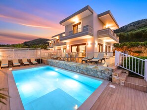 A heated pool - Sunlight Villa - Maxima mit 2 beheizten Pools by Interhome (Georgioupoli)