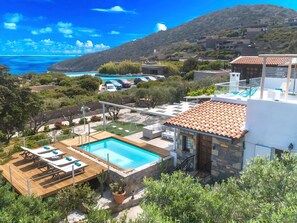 A heated pool - Cretan Lodge Beheizter Pool by Interhome (Agios Nikolaos)