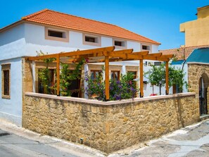 Exterior - mit Barbecue in Ialyssos by Interhome (Ialyssos)