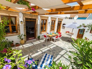 Outdoor dining - mit Barbecue in Ialyssos by Interhome (Ialyssos)