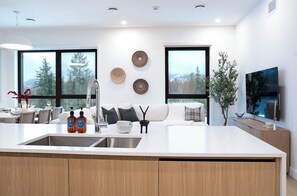 Interior - Luxury 3-Bedroom Penthouse in Revelstoke with Stunning Mountain Views (Revelstoke)