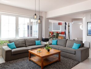 TV - Wunderschöne Wohnung mit Meerblick und Whirlpool by Interhome (Faliraki)