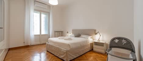 2 chambres, fer et planche Ă repasser