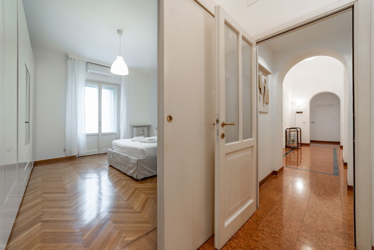 2 Schlafzimmer, Bügeleisen/Bügelbrett
