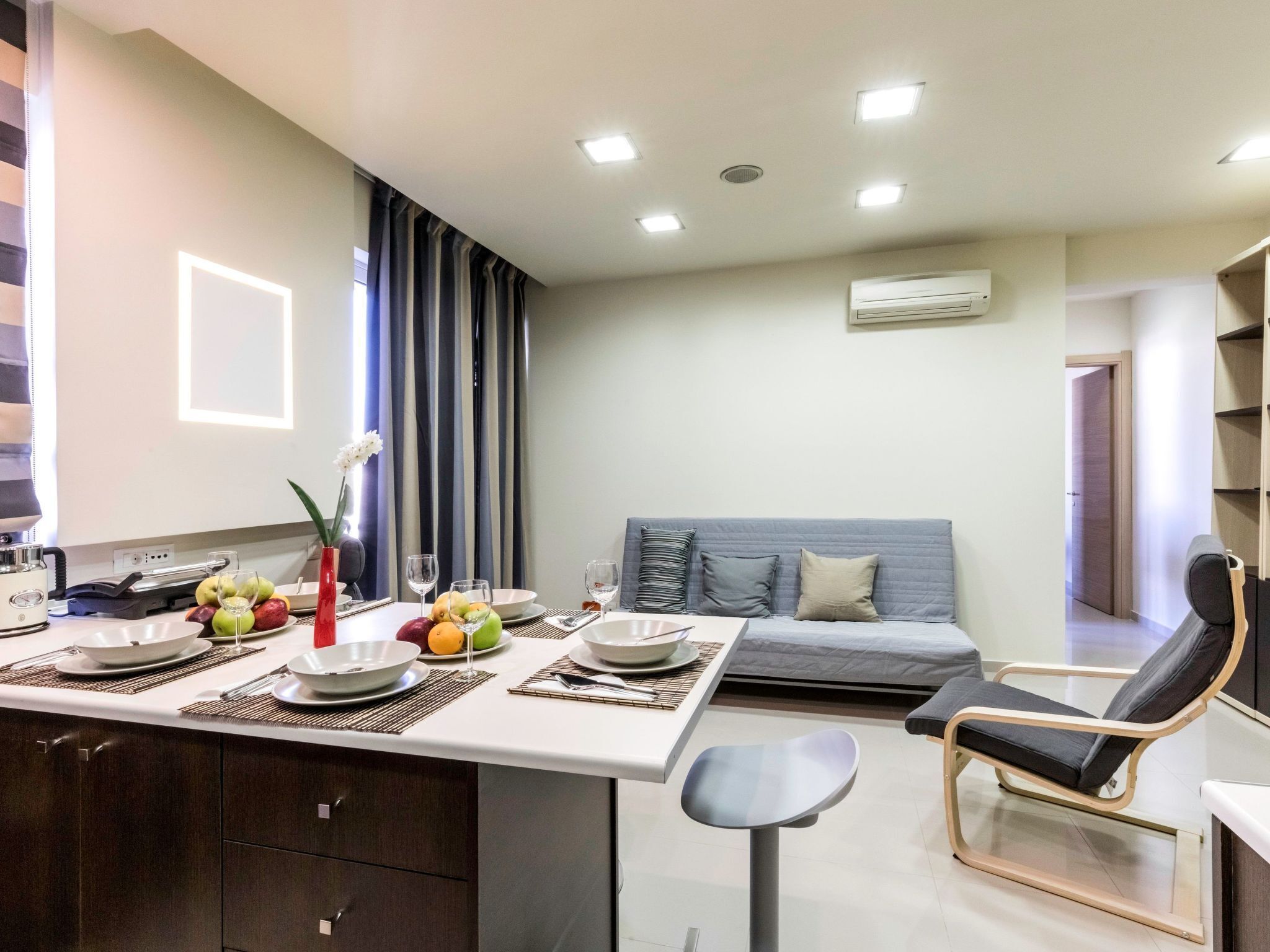 المنشأة من الداخل