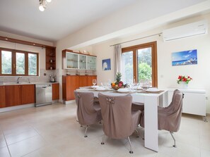 Fridge, microwave, oven, dishwasher - Sunny Rhodes Villa by Interhome (Faliraki)