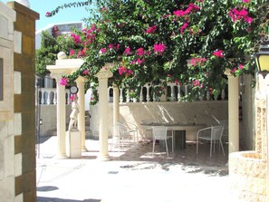 Outdoor dining - Castellino Zwillingsstudios by Interhome (Faliraki)