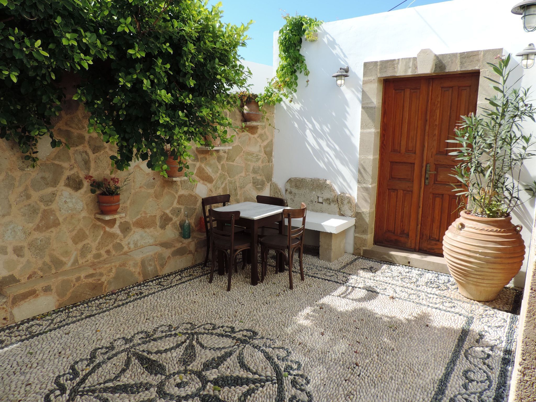 屋外ダイニングエリア