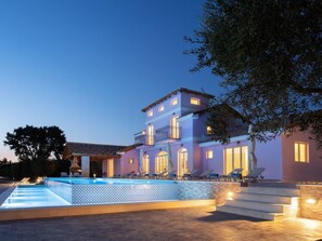 A heated pool - Aneli Luxury Villas, Villa Alexandra 7 Schlafzimmer by Interhome (Zakynthos (Stadt))