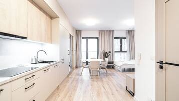 Studiosuite, Balkon | Eigene Kochnische