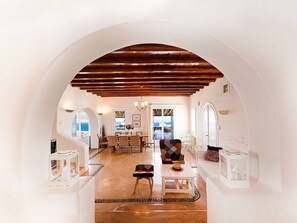 Dining - Grand Atemberaubende Villa mit Meerblick und privatem Pool by Interhome (Mykonos (Stadt))