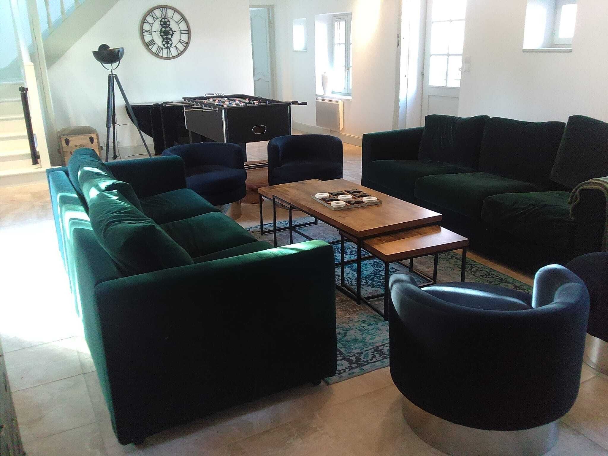 Smart TV, fireplace, table football, ping pong