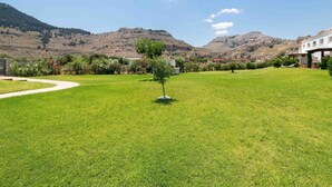 Property grounds - Haus in Kolympia mit Garten und Bergblick by Interhome (Archangelos)