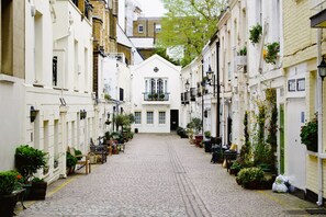 Exterior - Bob W London - Leinster Gardens (London)