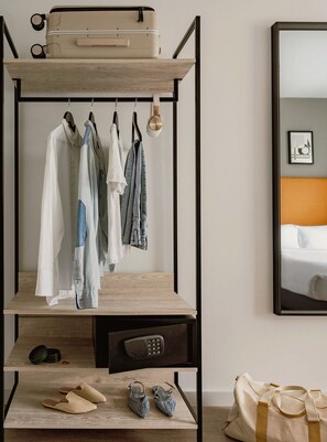 Hochwertige Bettwaren, Pillowtop-Betten, Zimmersafe