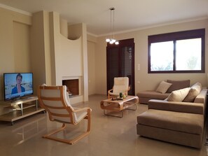 Living area - Villa "Dimitris" mit Blick auf das Wasser by Interhome (Aiyion)