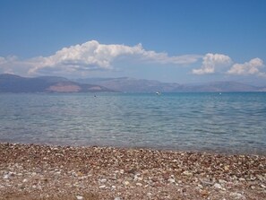 Beach - Villa "Dimitris" mit Blick auf das Wasser by Interhome (Aiyion)