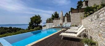 Villen mit privaten Pools und Meerblick Skiathos by Interhome