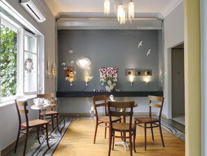 Dining - Studio "Purple Heart" mit Terrasse by Interhome (Athen)