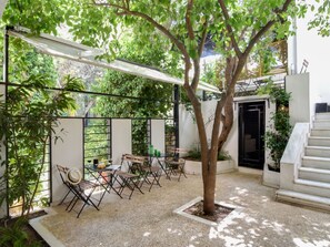 Outdoor dining - "Olive Tree" mit Balkon by Interhome (Athen)