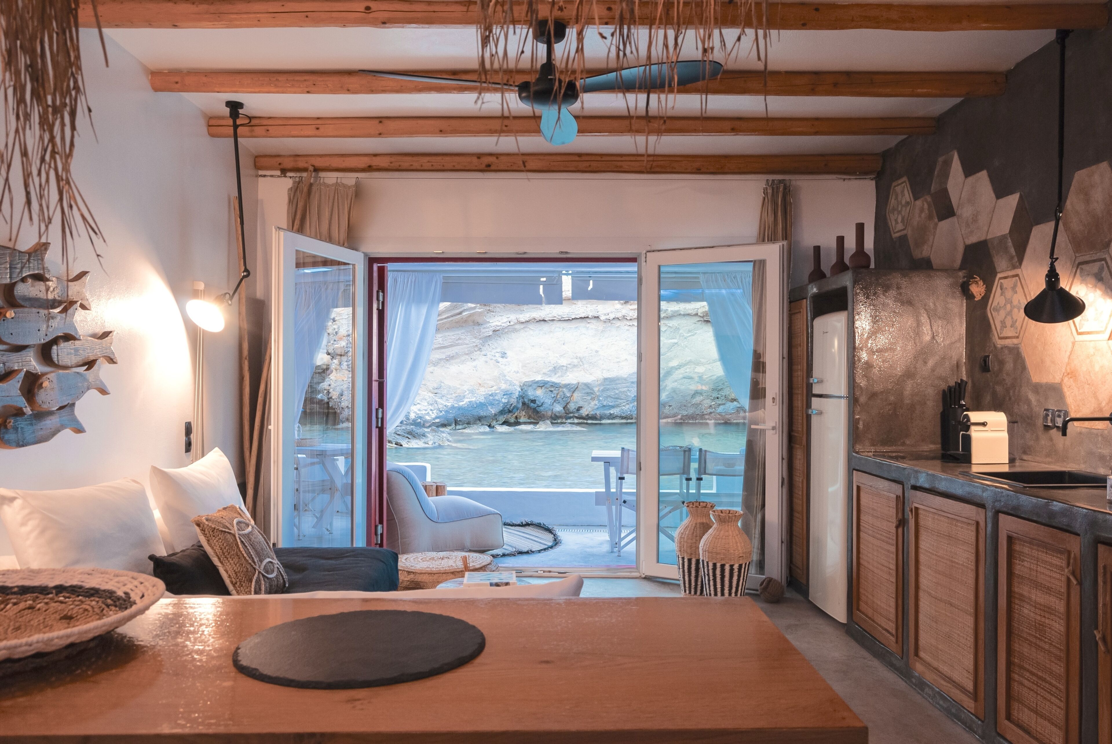 Deluxe House, Sea View | Living area