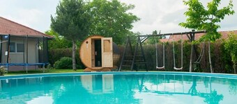Hochwertiges Ferienhaus Steffi mit Terrasse by Interhome