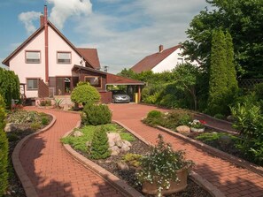 Exterior - Wohnung mit Garten, Grill und Gemeinschaftspool by Interhome (Balatonbereny)