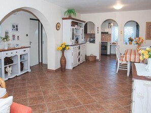 Interior - Wohnung mit Garten, Grill und Gemeinschaftspool by Interhome (Balatonbereny)