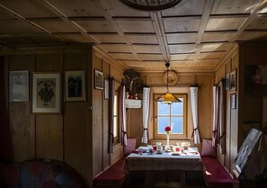 Dining - Apartment 'Lechnerhof Appartement Enzian' with Mountain View, Private Terrace and Wi-Fi (Schenna)