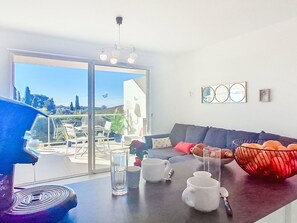 TV - Les Terrasses d'Azur by Interhome (Sanary sur Mer)